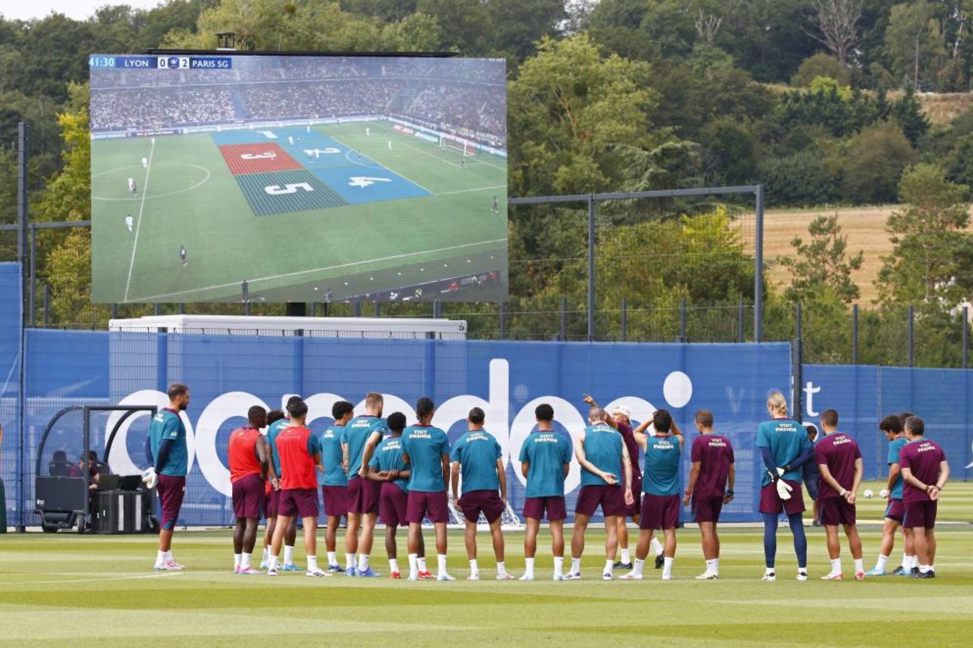 帮助球队完 帮助球队完