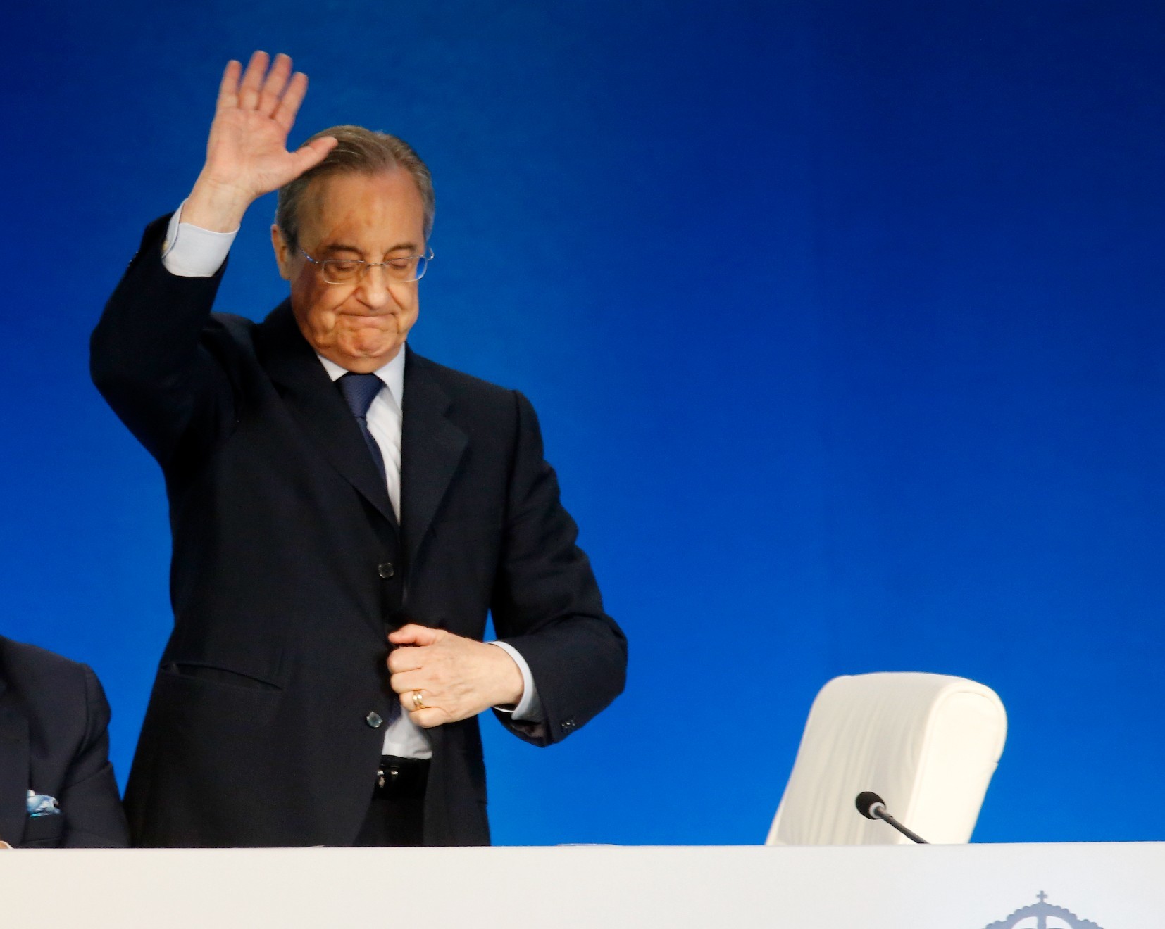 门前抽射失 门前抽射失